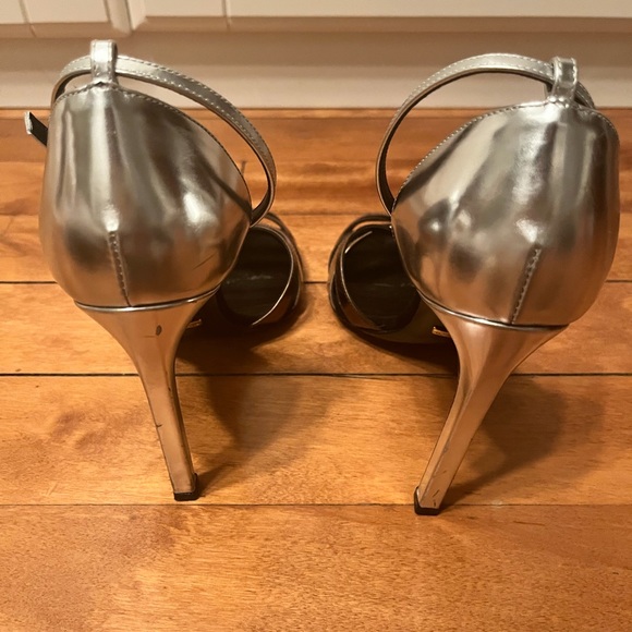 STUNNING Rare Gucci Metallic Cutout Heels - Picture 6 of 12